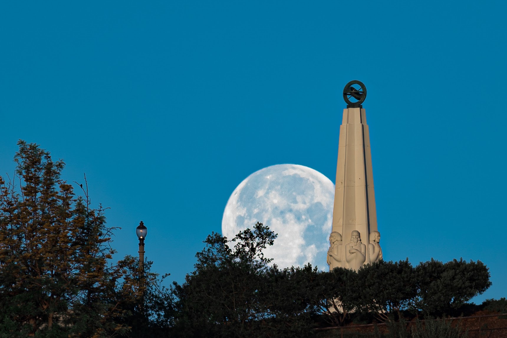 2023 Moonrise And Moonset Griffith Observatory Southern California 