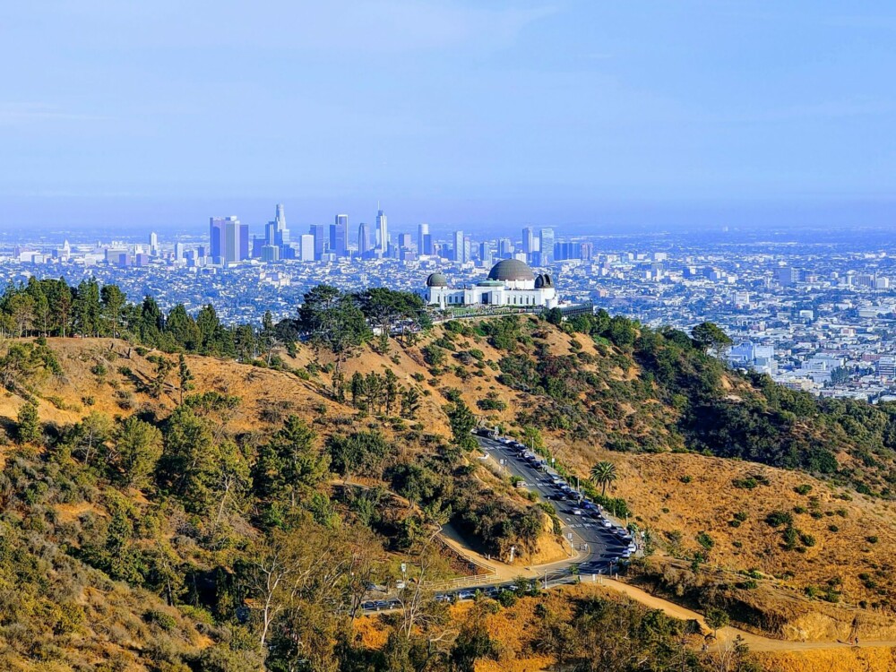 Griffith Observatory with the Downton Los Angeles Skyline in the background. Photo by Dhoomil Sheta (https://unsplash.com/photos/dpNyp0OBuiQ)